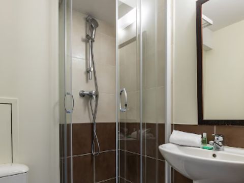 APPARTEMENT 7 personnes - 2 CHAMBRES - DUPLEX - VUE JARDIN