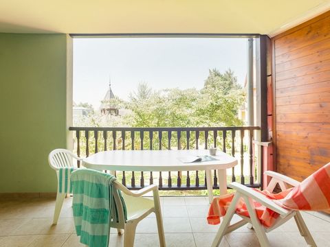 APPARTEMENT 6 personnes - 1 CHAMBRE + 1 COIN NUIT - VUE JARDIN