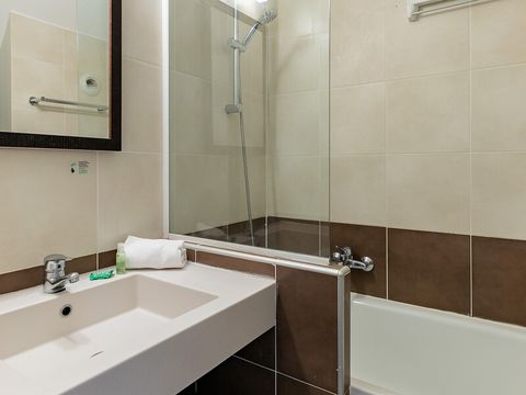 APPARTEMENT 7 personnes - 2 CHAMBRES - DUPLEX - VUE JARDIN