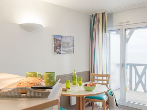 STUDIO 4 personnes - Studio - 1 coint nuit - balcon - vue mer