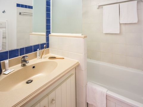 APPARTEMENT 4 personnes - 1 chambre – Balcon - Côté rue