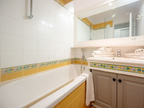 Appartement 4 personnes - 1 chambre - Terrasse ou balcon - Vue sur la mer - Climatisé