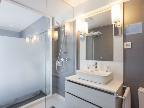 CHAMBRE 2 personnes - Chambre supérieure climatisée avec vue sur la mer