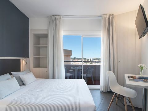 CHAMBRE 2 personnes - Chambre Individuelle - Balcon