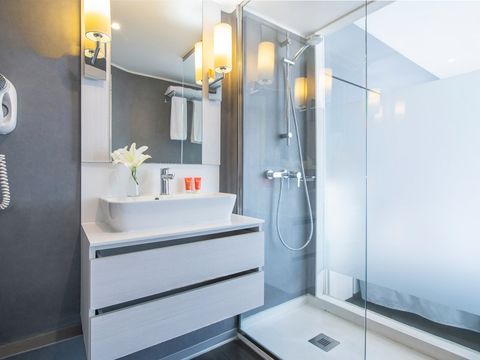 APPARTEMENT 2 personnes - Chambre standard climatisée