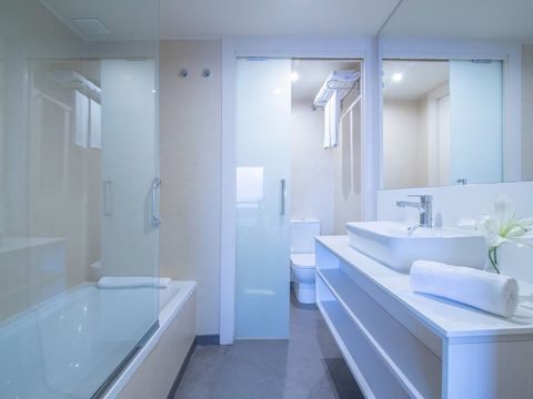 CHAMBRE 2 personnes - Junior Suite Balcon - Vue sur la mer - 1 chambre