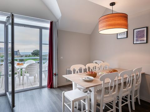 APPARTEMENT 8 personnes - 2 chambres + 1 coin nuit - Terrasse ou balcon - Vue mer - Rénové
