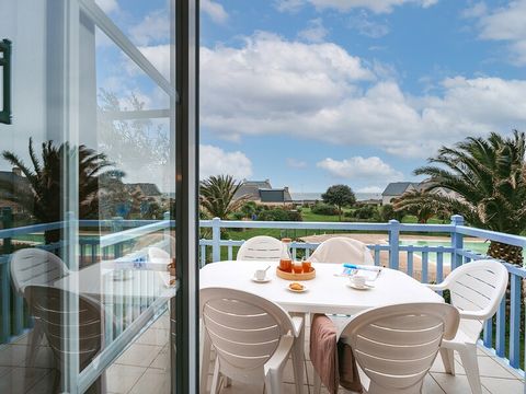 APPARTEMENT 8 personnes - 2 chambres + 1 coin nuit - Terrasse ou balcon - Vue mer - Rénové