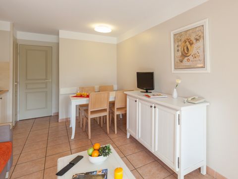 APPARTEMENT 4 personnes - 1 chambre - terrasse ou balcon - climatisé - rénové