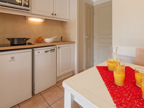 APPARTEMENT 4 personnes - 1 chambre - terrasse ou balcon - climatisé - rénové