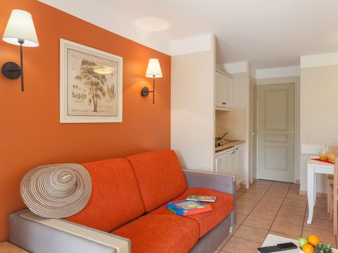 APPARTEMENT 4 personnes - 1 chambre - terrasse ou balcon - climatisé - rénové