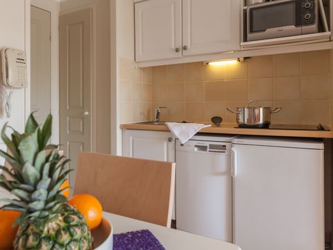 APPARTEMENT 5 personnes - 1 chambre - Terrasse ou balcon - Vue sur la piscine - Climatisé