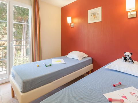 MAISON 6 personnes - 2 chambres - duplex - terrasse - climatisé - rénové