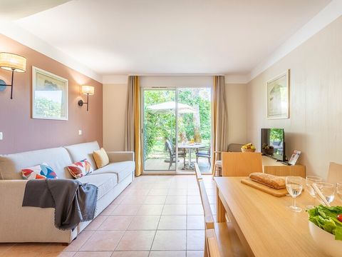 MAISON 8 personnes - 2 chambres + 1 coin nuit - triplex- terrasse - climatisé - rénové