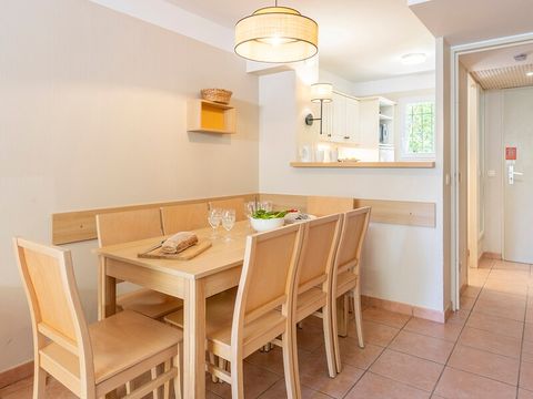 MAISON 8 personnes - 2 chambres + 1 coin nuit - triplex- terrasse - climatisé - rénové