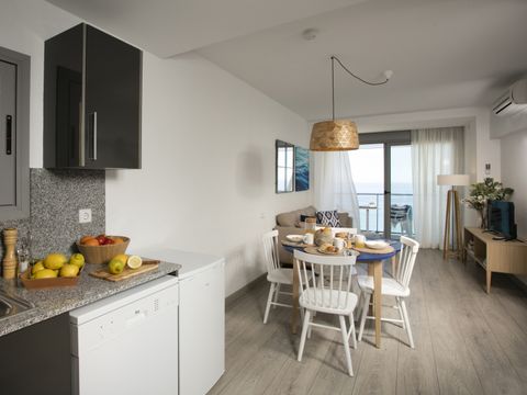APPARTEMENT 4 personnes - 2 chambres -Balcon - Vue Mer