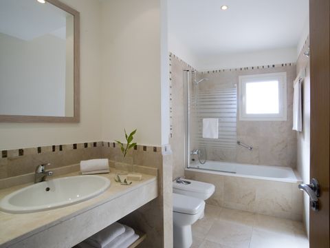 APPARTEMENT 8 personnes - 3 Chambres - Balcon