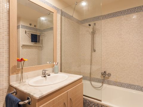 APPARTEMENT 5 personnes - (max. 4 adultes) Standard-Eco BVL25