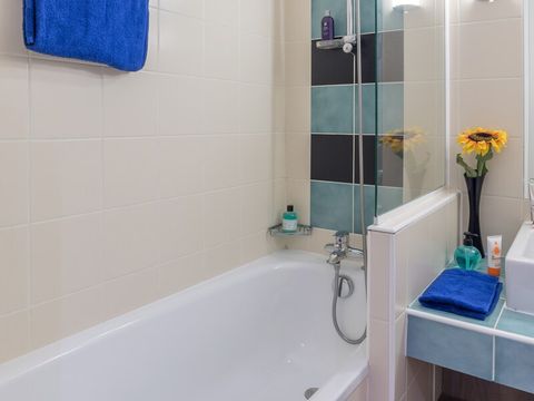 APPARTEMENT 7 personnes - 2 CHAMBRES - TERRASSE OU BALCON