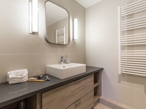 APPARTEMENT 8 personnes - 3 chambres - Terrasse ou balcon - Bâtiments portuaires