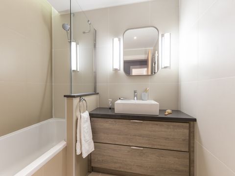 APPARTEMENT 8 personnes - 3 chambres - Terrasse ou balcon - Bâtiments portuaires