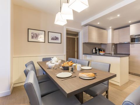 APPARTEMENT 8 personnes - 3 chambres - Terrasse ou balcon - Bâtiments portuaires