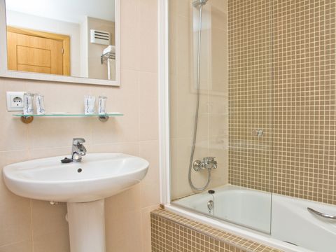 APPARTEMENT 5 personnes - 2 chambres