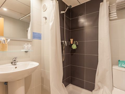 APPARTEMENT 4 personnes - 2 CHAMBRES - BALCON