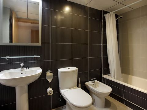 APPARTEMENT 6 personnes - 2 CHAMBRES - BALCON