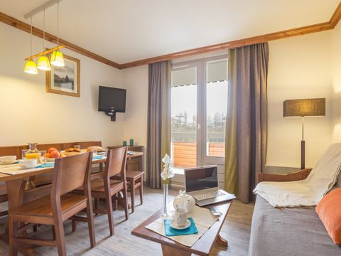 APPARTEMENT 6 personnes - 1 chambre + 1 coin nuit