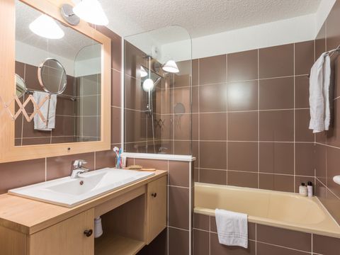 APPARTEMENT 6 personnes - 1 chambre + 1 coin nuit - orientation sud