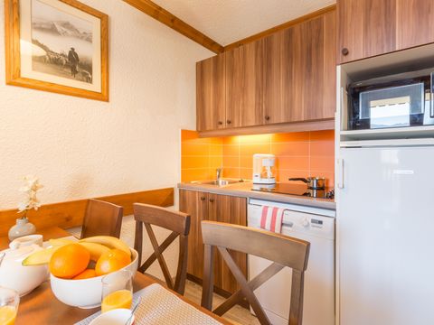 APPARTEMENT 6 personnes - 1 chambre + 1 coin nuit - orientation sud