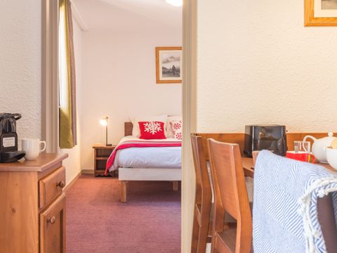 APPARTEMENT 6 personnes - 1 chambre + 1 coin nuit - orientation sud
