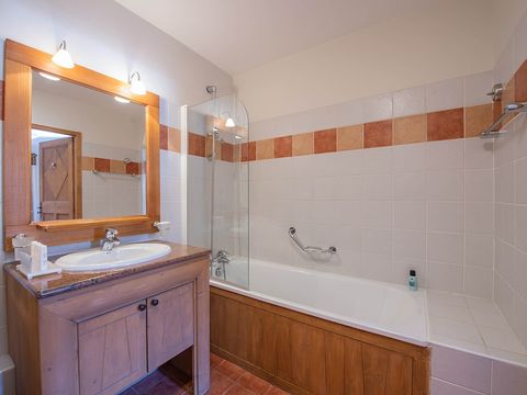 Appartement 6 personnes - 2 chambres - Piscine extérieure - Balcon