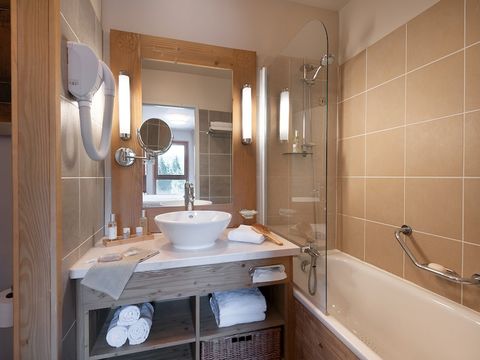 APPARTEMENT 10 personnes - 4 chambres - Balcon - Vue montagne
