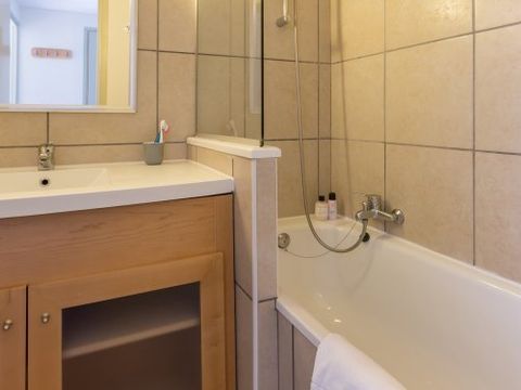 APPARTEMENT 5 personnes - Appartement 5 personnes - 1 chambre - Balcon - Exposition Sud - environ 38 m² (FLL25S)