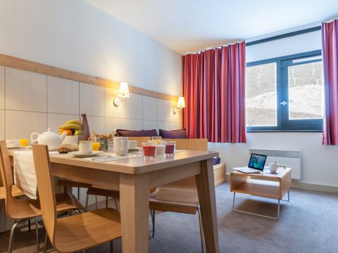 APPARTEMENT 6 personnes - 2 CHAMBRES - BALCON - EXPOSITION SUD