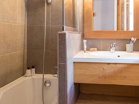 APPARTEMENT 4 personnes - - 1 chambre - Vue sur la montagne - Orientation sud