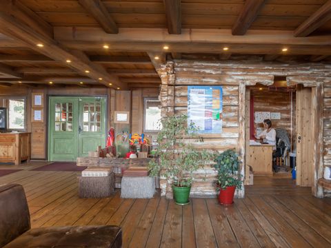 Pierre & Vacances Premium Résidence Les Alpages de Reberty - Camping Savoie - Image N°7