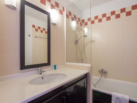 APPARTEMENT 6 personnes - 1 chambre + 1 coin nuit