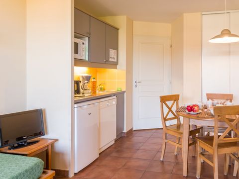 STUDIO 5 personnes - Studio -1 COIN NUIT - TERRASSE OU BALCON 