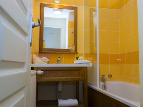 APPARTEMENT 7 personnes - 1 CHAMBRE + 1 COIN NUIT - TERRASSE OU BALCON