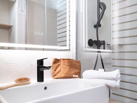 STUDIO 2 personnes - Studio 2 personnes, balcon, climatisé, rénové