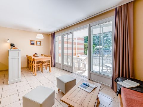 APPARTEMENT 6 personnes - 1 chambre + 1 coin nuit - Terrasse ou balcon - Vue piscine