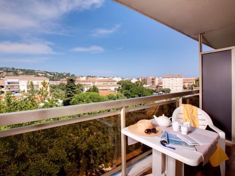 STUDIO 4 personnes - 1 coin nuit - Terrasse ou balcon