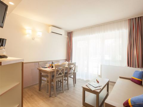 STUDIO 4 personnes - 1 coin nuit - Terrasse ou balcon