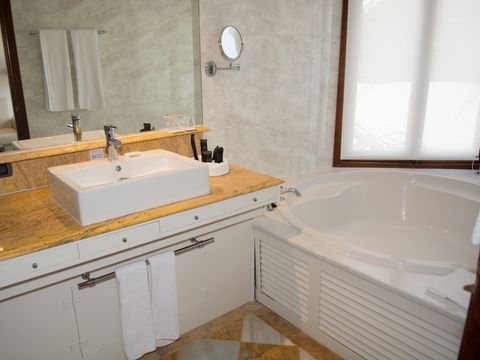 CHAMBRE 2 personnes - Suite supérieure - Rooftop - Vue mer - Petit-déjeuner inclus