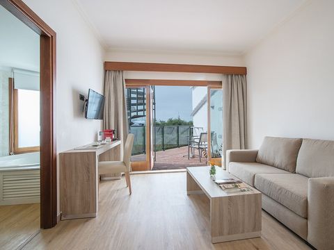 CHAMBRE 2 personnes - Supérieur - Terrasse ou Balcon - Petit-déjeuner inclus