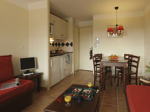 APPARTEMENT 5 personnes - 1 CHAMBRE - TERRASSE OU BALCON - RÉNOVÉ