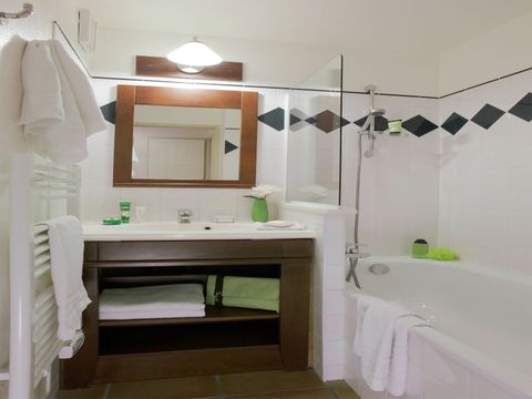 APPARTEMENT 5 personnes - 1 CHAMBRE - TERRASSE OU BALCON - RÉNOVÉ